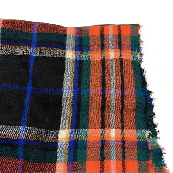 2 Banana Republic Large Plaid Scarves - Picture 7 of 7